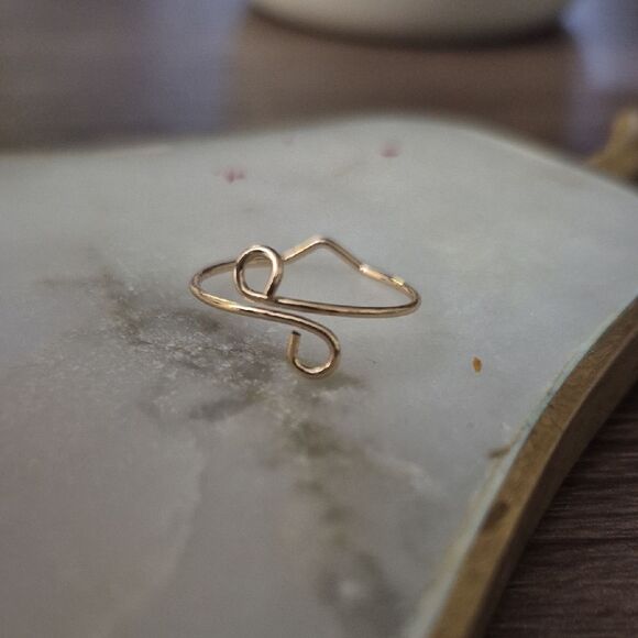 Simple & Dainty Gold Wire Spiral Wrap Ring - Minimalist  Adjustable Jewelry - Picture 1 of 7